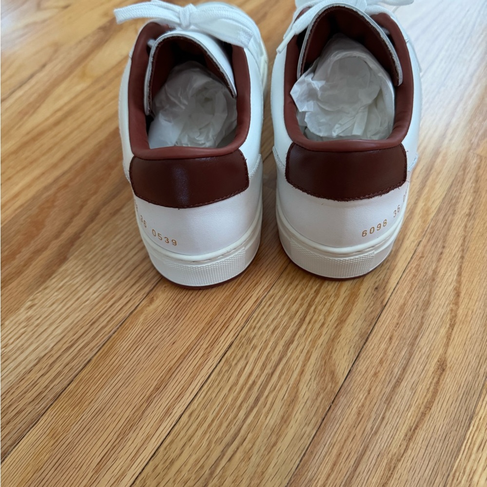 Common Projects Decades RARE White and Burgundy Women’s Size 36 NEW - Picture 4 of 5